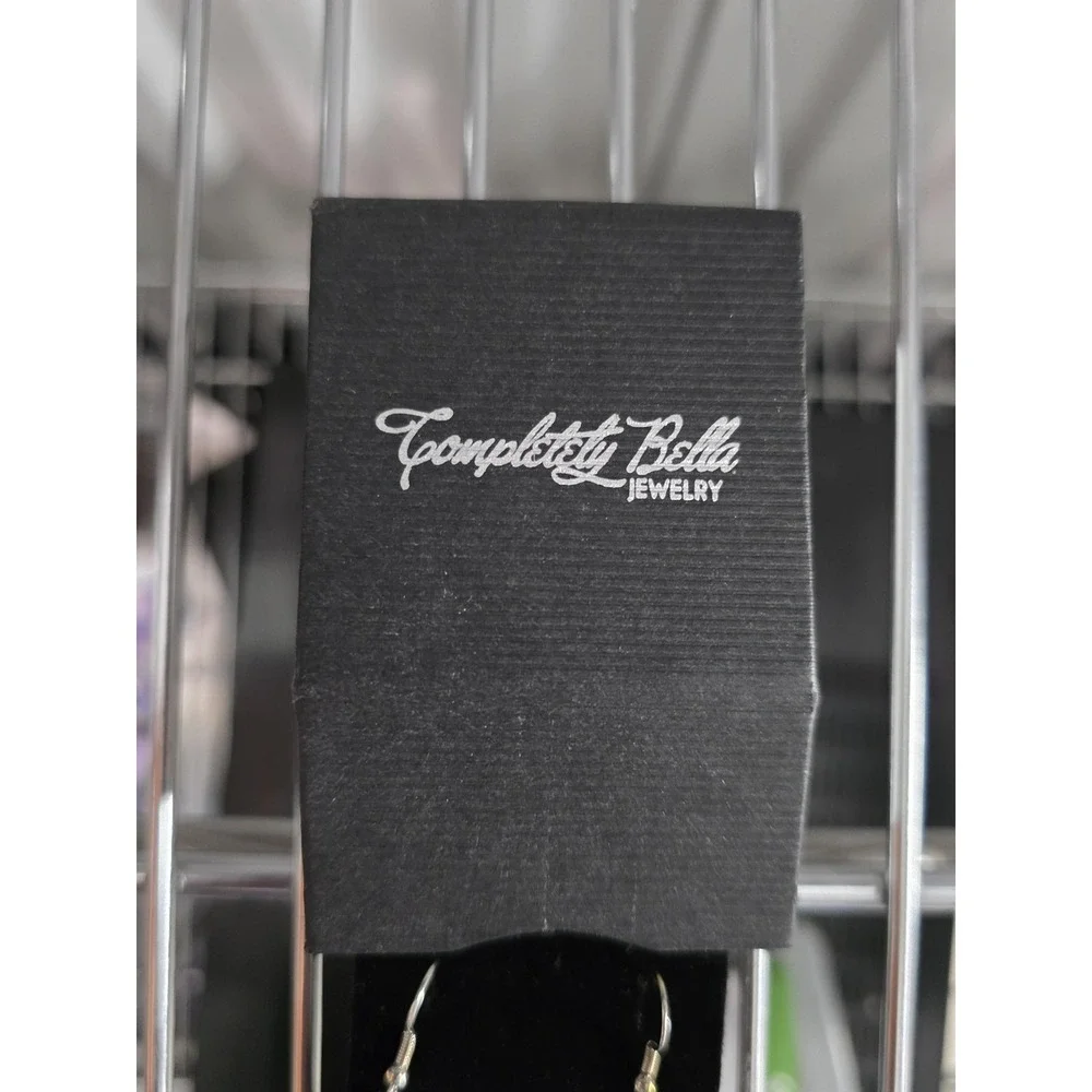 Completely Bella Turquoise Color Stone Dangle Earrings Square Silver Tone Boxed - Picture 2 of 8